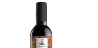 Apkoronian-White balsamic vinegar dressing